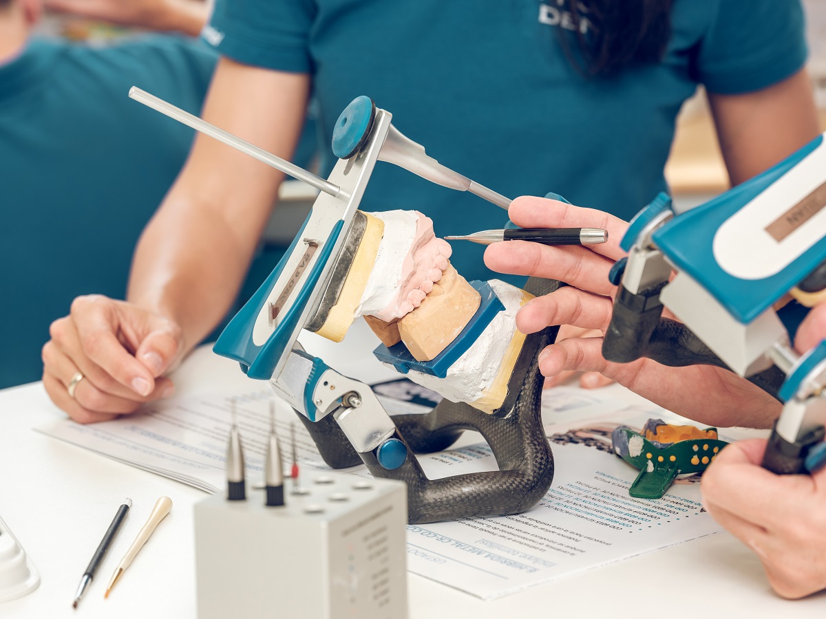 Articulador Semi Ajustável Bioart: Precisão, Confiabilidade e Assistência Garantida